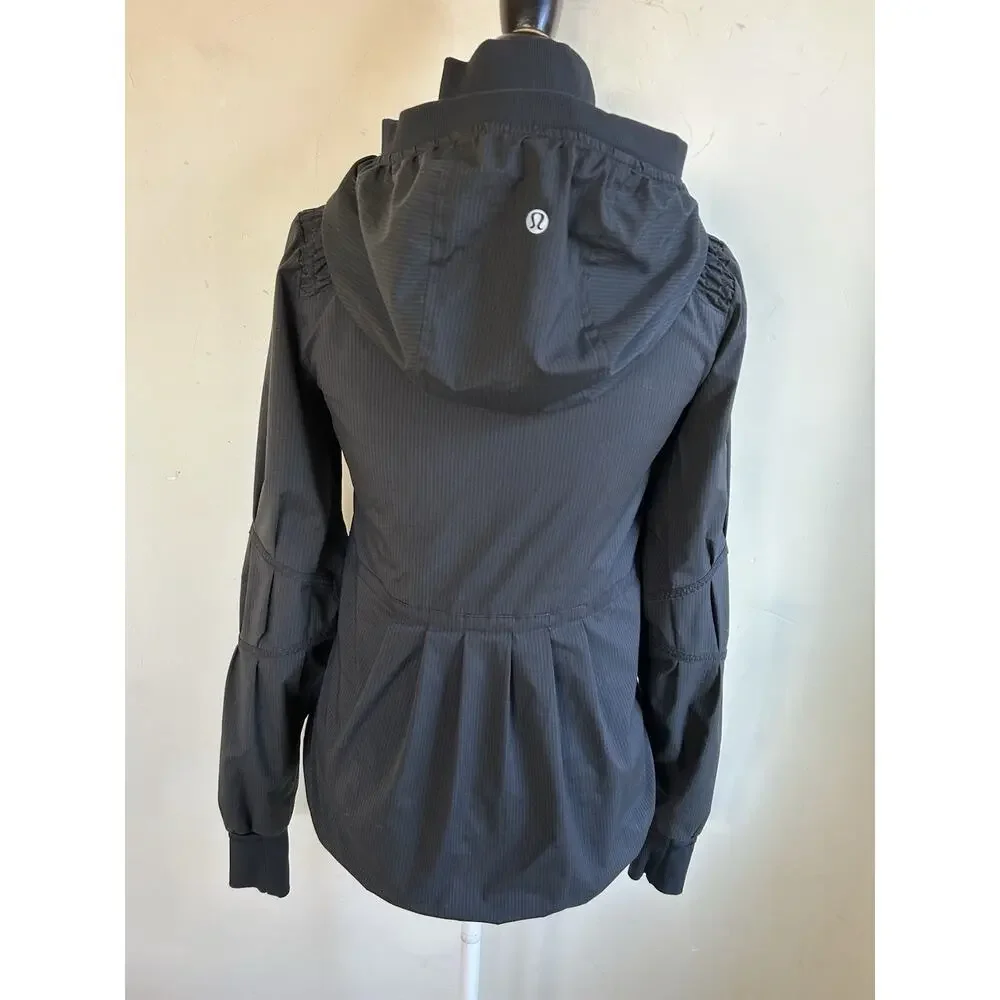 Lululemon Hooded Jacket 4 Full Zip Windbreaker Lightweight Running Women